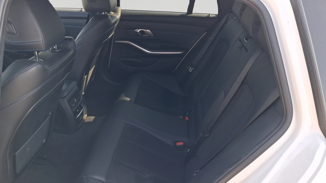 BMW Touring 330d xDrive 286 ch BVA8 — photo 12