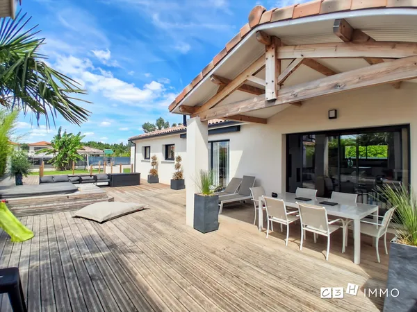 Villa contemporaine de 153m² aux belles prestations + piscine +