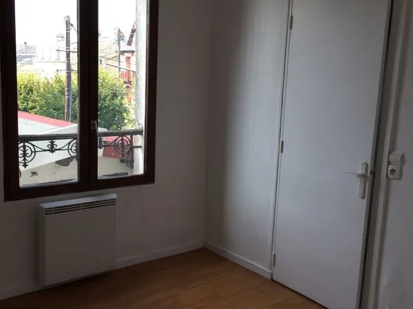 Studio 25 m2, centre ville 150 m de la gare