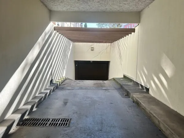 Parking/Garage 12 m²