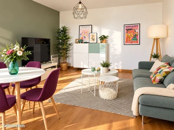 ORLÉANS - Beau T2 meublé de 42 m² avec balcon, parking privatif et ascenseur