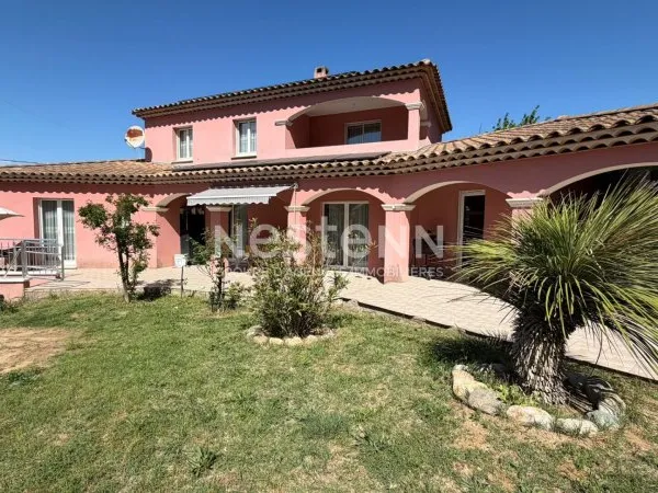 Gardanne-Maison de 7 pièces d'une surface de 168 m2 sur une parcelle de 1560 m² environ avec un gran