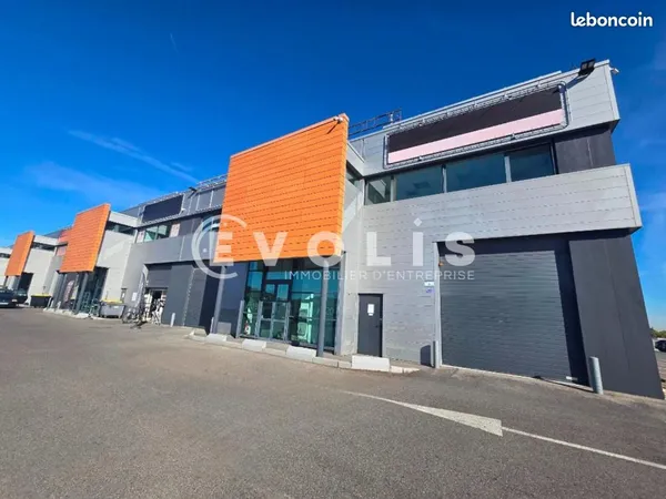Local d'activité 299 m²