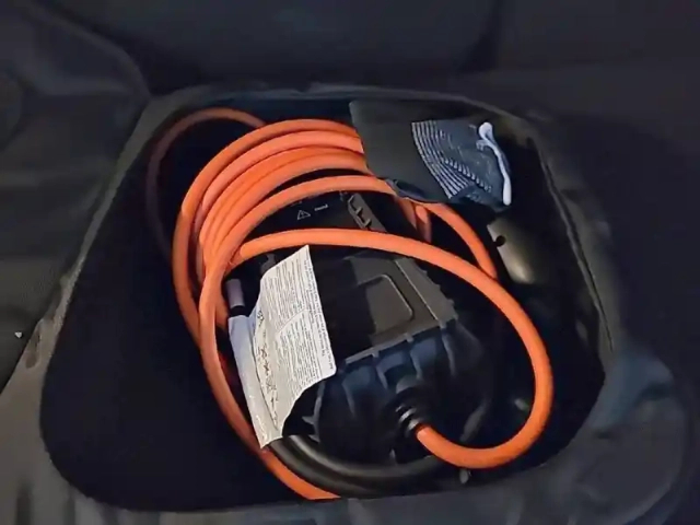 Peugeot 208 electrique 50 kwh 136ch — photo 31