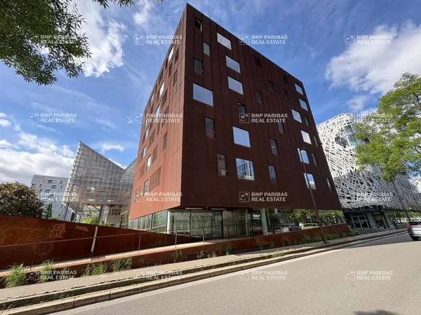 Bureaux 158 m²