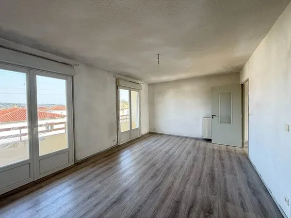 A Montayral, appartement T3 avec balcon et garage
