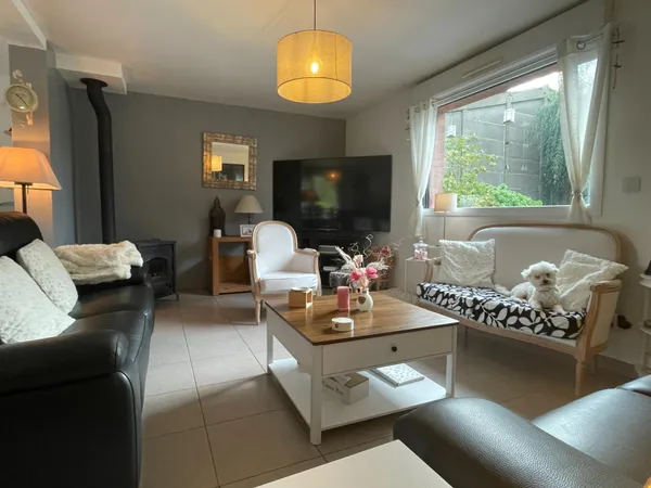 UNE MAISON RÉCENTE, SOIGNÉE ET PRÊTE À VIVRE !
