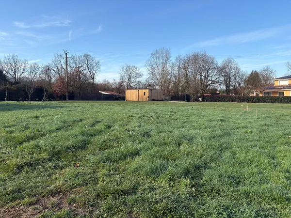 Terrain 610 m²