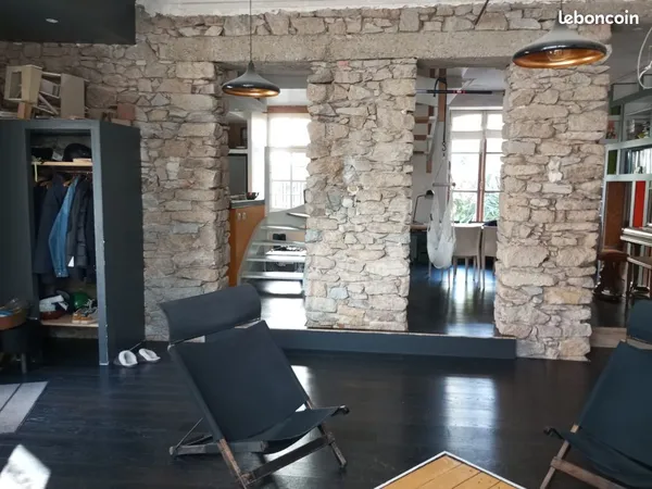 Maison en pierre rénovée par architecte - 145 m² - Jardin - Tram à 1 min