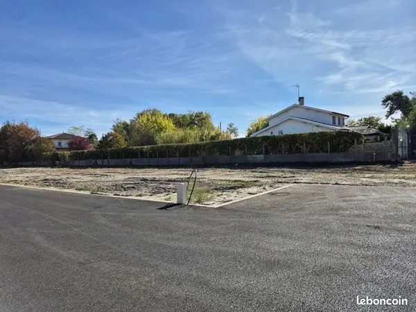 Terrain 619 m² Saint Selve