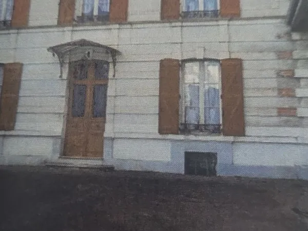 Maison avec grand jardin et dépendance
