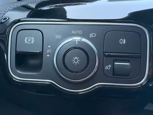 Mercedes Cla 250 e hybrid eq shooting b — photo 16