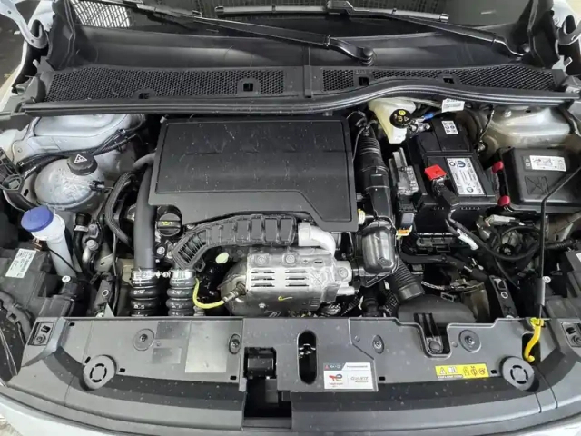Peugeot 208 100 s&amp;s bvm6 — photo 31