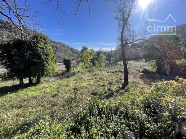 Terrain Constructible de 2110 m²