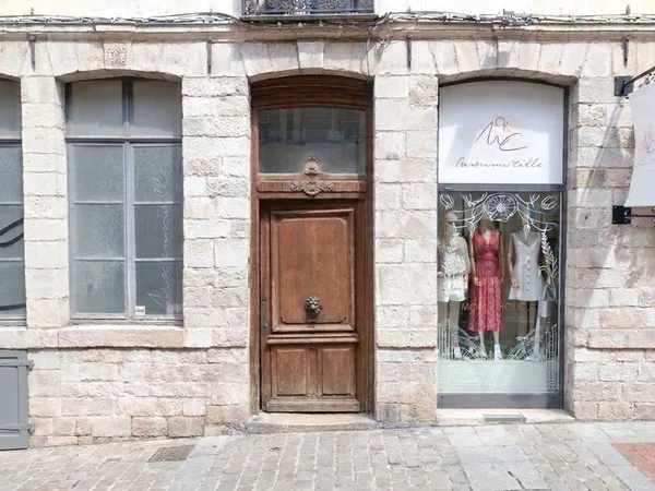 À LOUER — Local pour commerce ou bureaux de 100 m² - Coeur de ville Douai