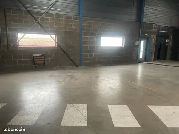 Entrepot 190m²