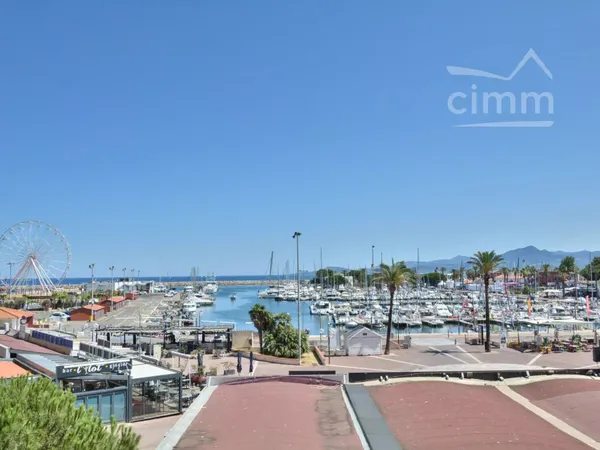VENTE - SAINT CYPRIEN PLAGE - VUE MER ET PORT - BEL APPARTEMENT AU 2EME ETAGE - ASCENSEUR - CAVE - P