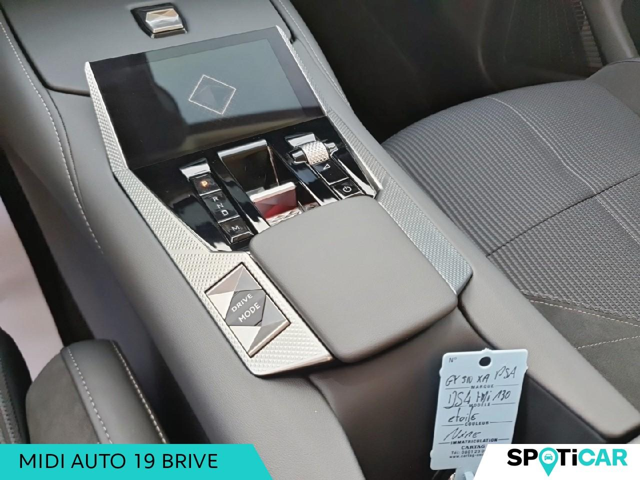 Ds Ds 4 bluehdi 130ch etoile automatique alcantara sieges — photo 26