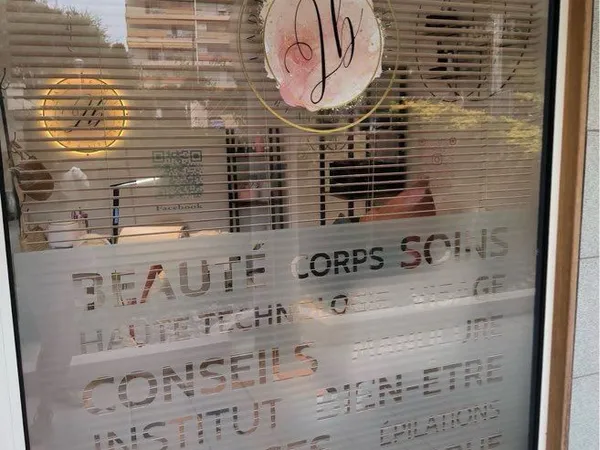 Nice ouest local commercial avec vitrine 15m2
