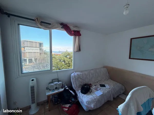 Studio a vendre terre sainte proche chu