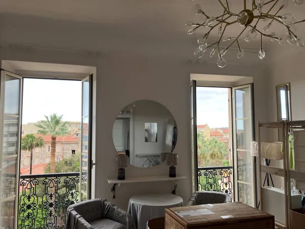 Studio 1 pièce 33 m²