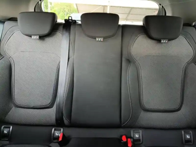 Renault Megane blue dci 115 edc evolution 5p — photo 31