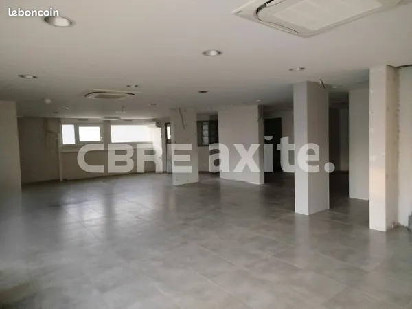 LOCAL COMMERCIAL 157 m² ARGONAY