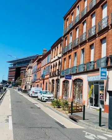 Ideal investisseurs , particulier vend 1 lot de 2 biens à Toulouse Médiathéque , murs commerciaux et