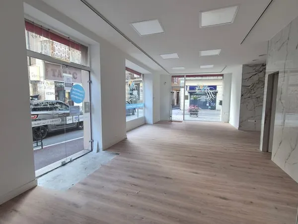 Local commercial 60 m²