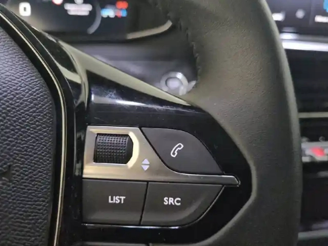 Peugeot 208 100 s&amp;s bvm6 — photo 27