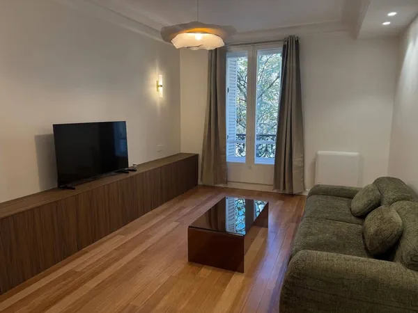 Appartement 1 pièce 67 m²