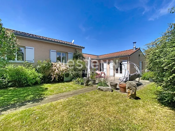 Exclusivité Nestenn! Belle maison de 4 chambres, garage et terrain sur SAINTE SIGOLENE