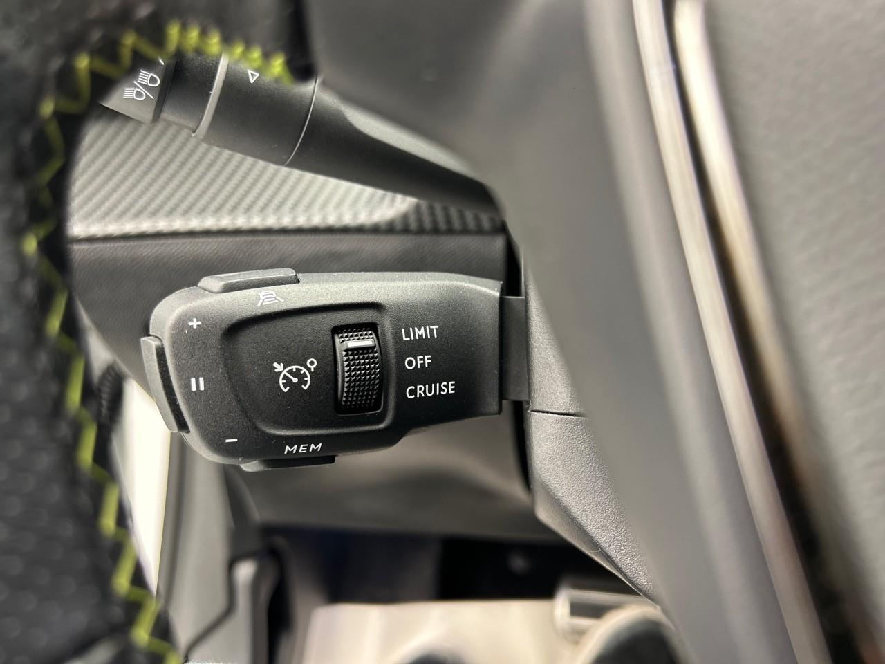Peugeot 208 electrique 50 kwh 136ch gt pack — photo 20