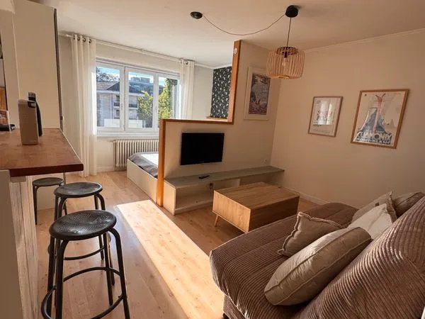 Annecy - Meublé 40 m² avec balcon + cave - Proche lac - 900 + charges