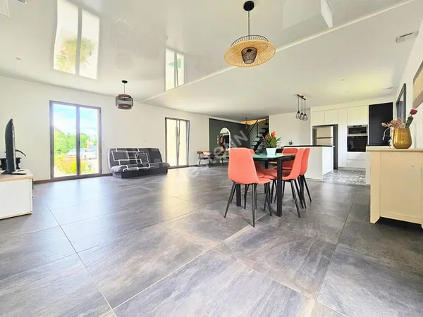 Maison 7 pièces 186 m²