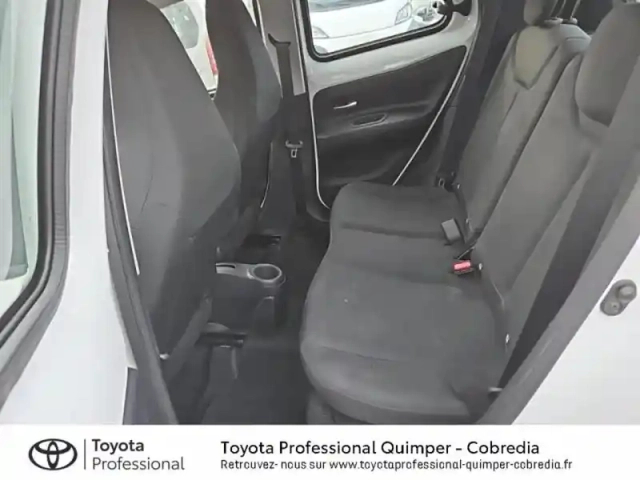 Toyota Aygo X 1.0 vvt-i 72ch dynamic my23 — photo 12