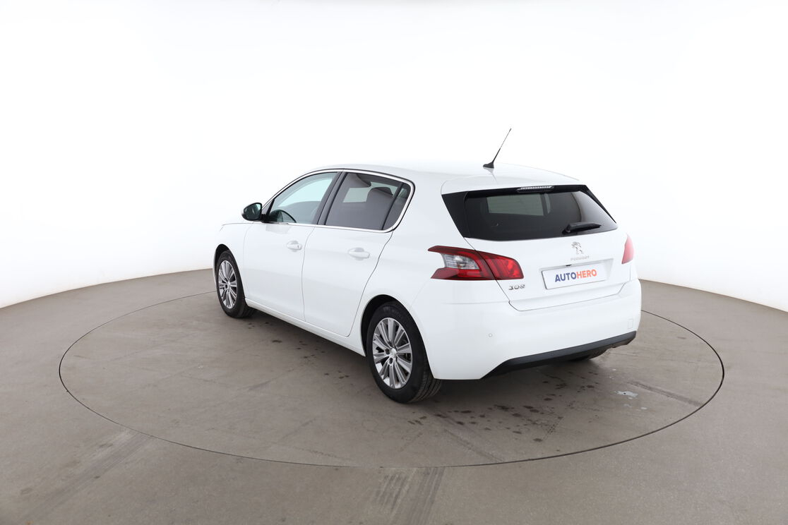 Peugeot 308 1.2 PureTech Allure — photo 3