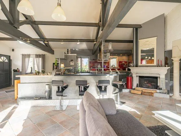 Maison 5 pièces 180 m²