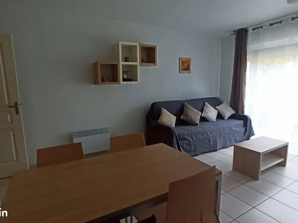 Location appartement Azille