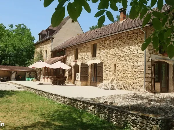 Propriété 6 pièces 147 m²