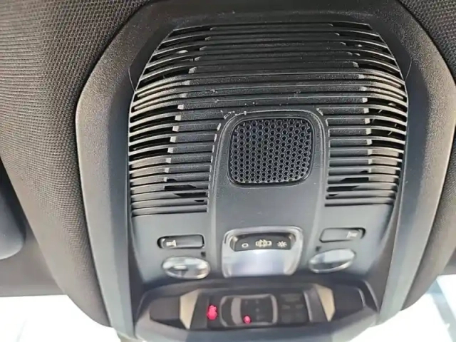 Peugeot 3008 puretech 130ch s&amp;s bvm6 — photo 18