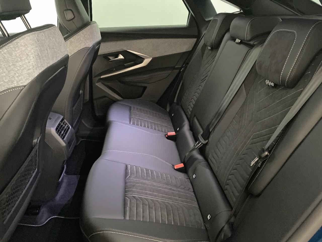 Peugeot 3008 hybrid 145 e-dcs6 gt — photo 10