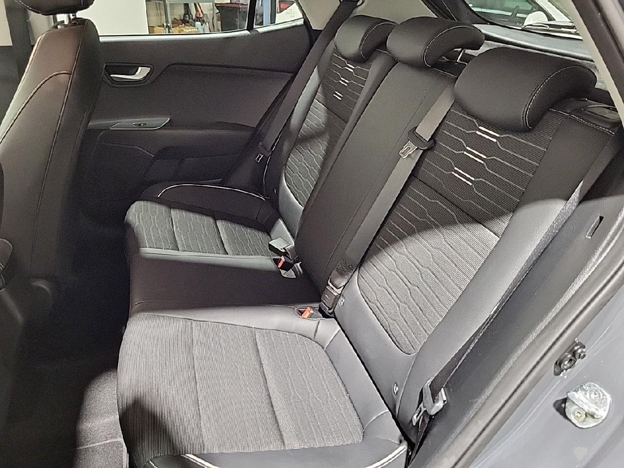 Kia Stonic 1.0 t-gdi 100 ch dct7 gt line premium — photo 13