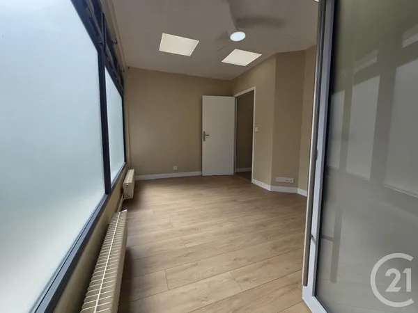 Bureaux 85 m²