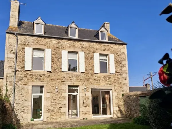 TREGUIER - MAISON DE MAITRE