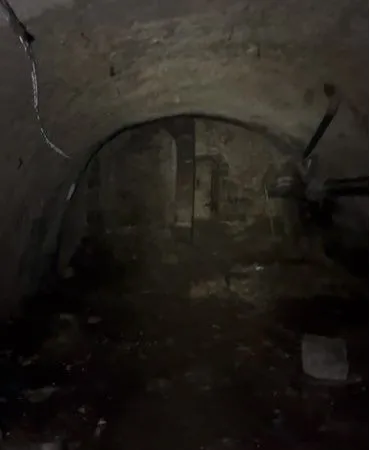 Cave 120m2