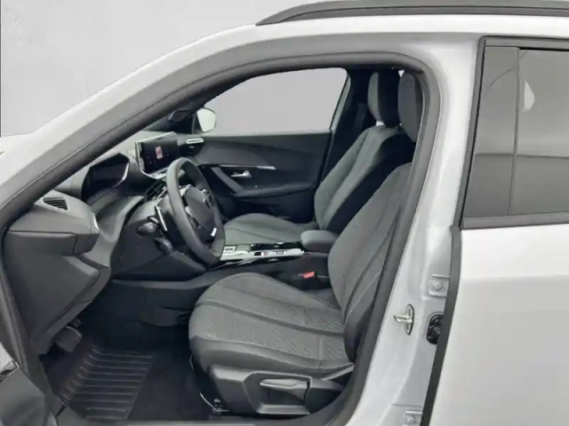 Peugeot 2008 hybrid 145 e-dcs6 — photo 11