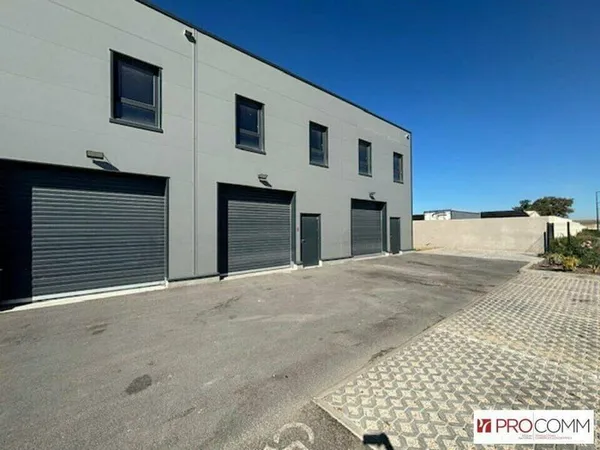 Local d'activité 223 m²