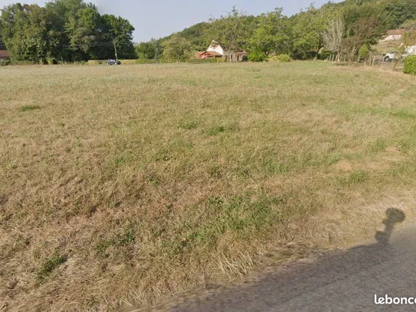 Terrain Constructible 1264 m2 avec CU et tout à l'égout Vitrac 24