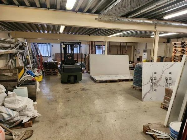 Local d'activité 634 m²